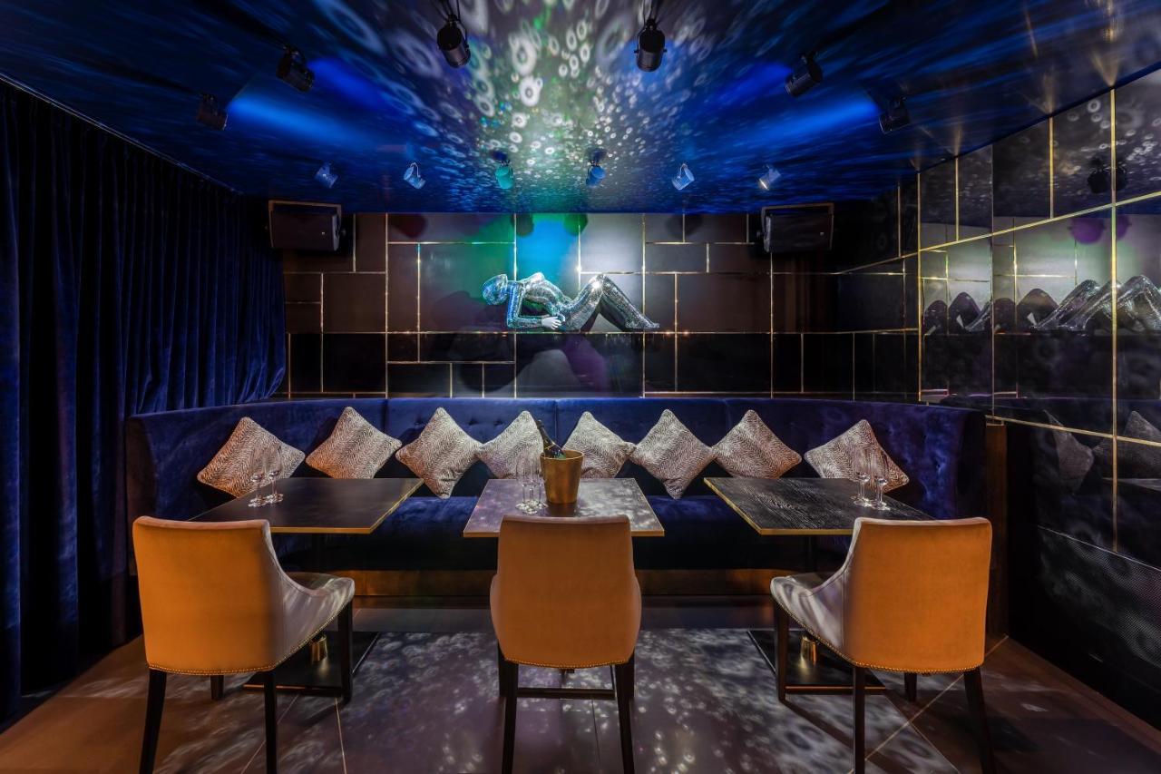 Five Zurich - Luxury City Resort Exteriör bild The interior of the nightclub